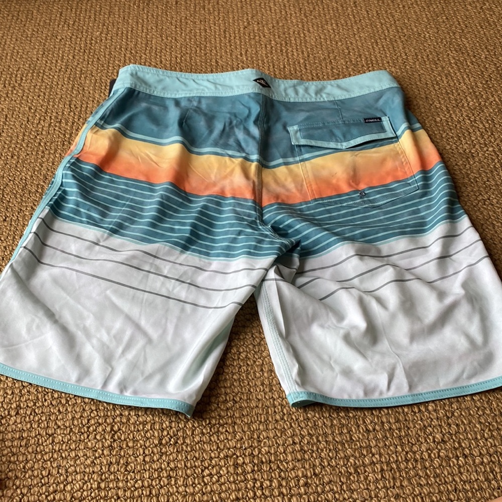 ONeill at the knee board 20” board short NWT